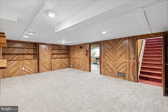 8 WINDGATE RD, Cherry Hill, NJ 08003