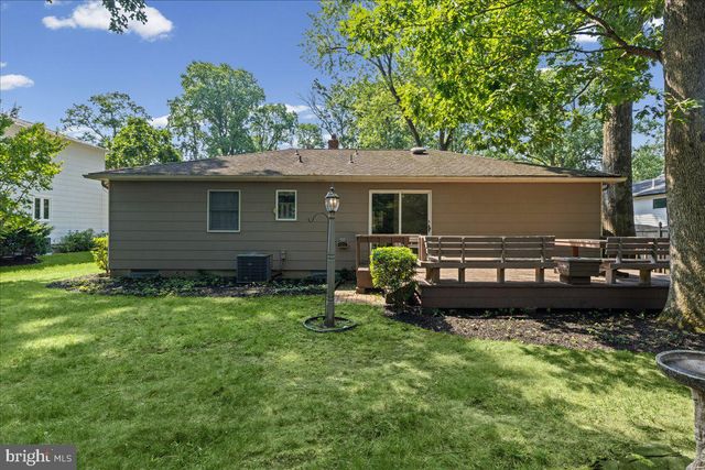 8 WINDGATE RD, Cherry Hill, NJ 08003