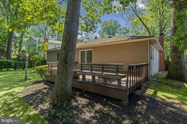 8 WINDGATE RD, Cherry Hill, NJ 08003