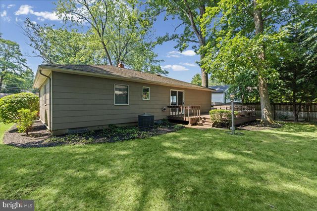 8 WINDGATE RD, Cherry Hill, NJ 08003