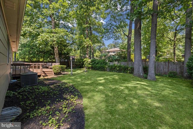 8 WINDGATE RD, Cherry Hill, NJ 08003