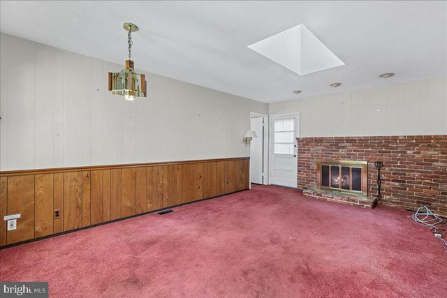 8 WINDGATE RD, Cherry Hill, NJ 08003