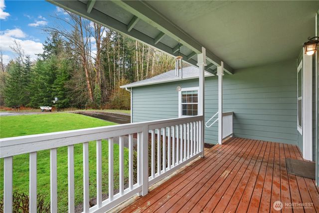 10109 Meadowside Lane SW, Rochester, WA 98579