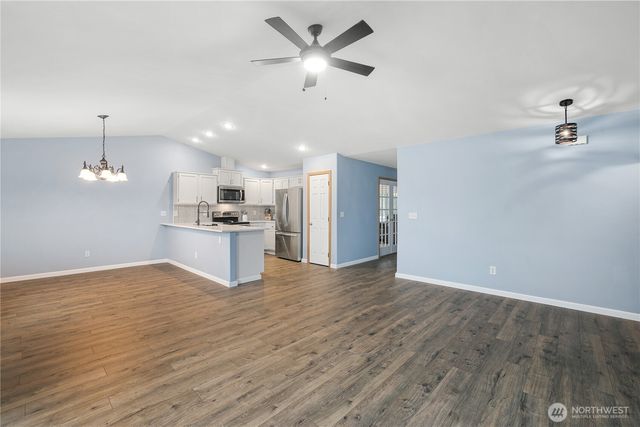 10109 Meadowside Lane SW, Rochester, WA 98579