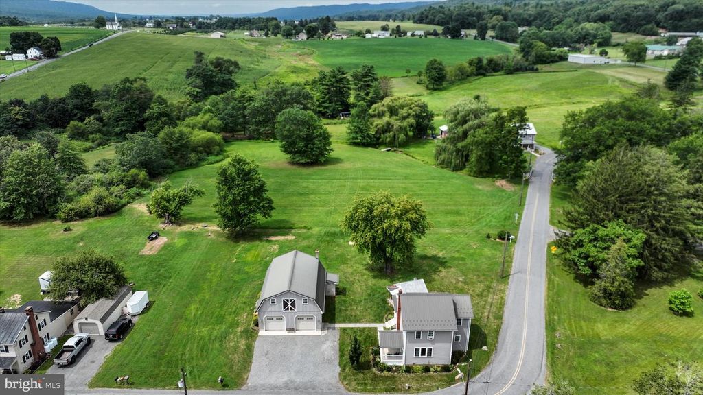972 E MOUNTAIN RD, Hegins, PA 17938