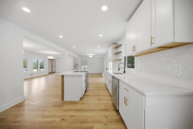 1073 Grayson Parkway, Grayson, GA 30017