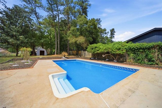 1073 Grayson Parkway, Grayson, GA 30017