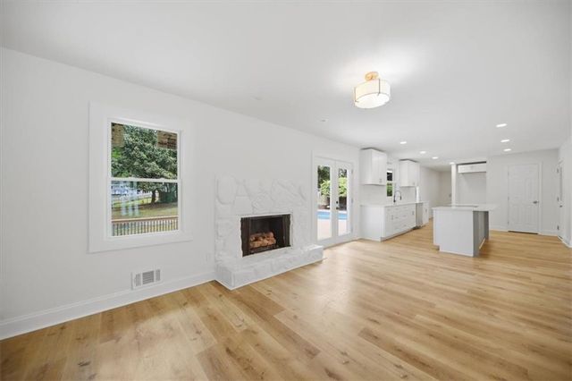 1073 Grayson Parkway, Grayson, GA 30017