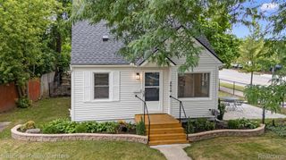 2616 Kenmore Road E, Berkley, MI 48072
