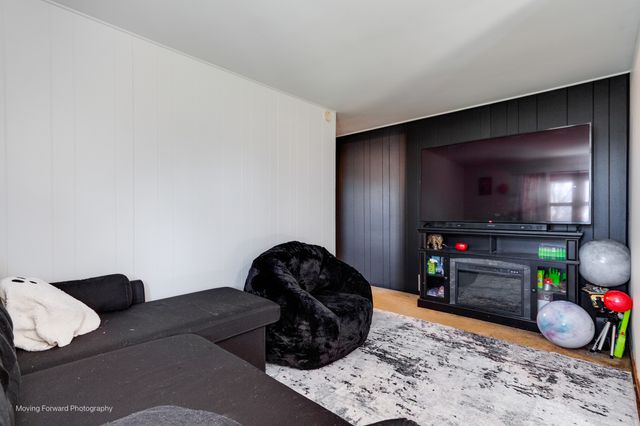 40W791 Big Timber Road, Hampshire, IL 60140