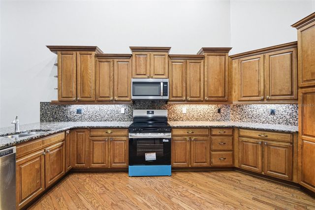9009 RIVERVIEW DRIVE, Riverview, FL 33578