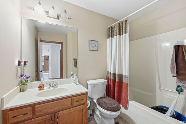 67114 CHADWICK CT, Goshen, IN 46526