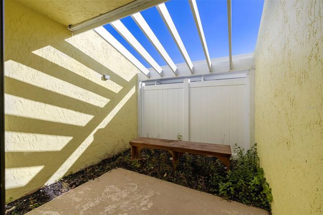 1 WINDRUSH BOULEVARD 19, Indian Rocks Beach, FL 33785