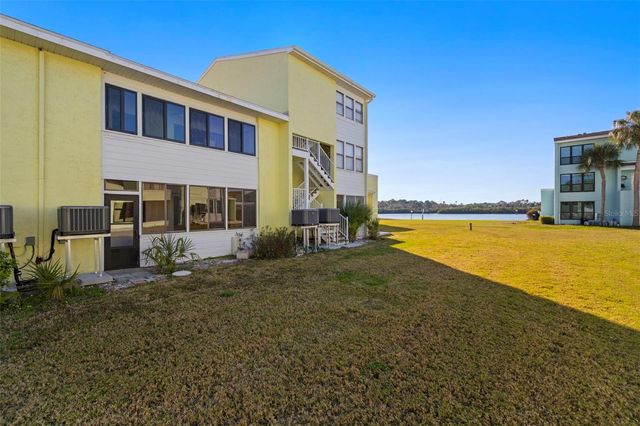 1 WINDRUSH BOULEVARD 19, Indian Rocks Beach, FL 33785