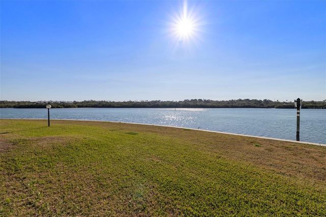 1 WINDRUSH BOULEVARD 19, Indian Rocks Beach, FL 33785