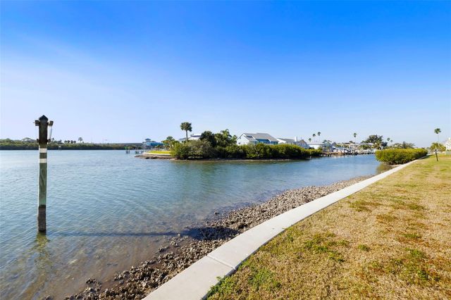 1 WINDRUSH BOULEVARD 19, Indian Rocks Beach, FL 33785