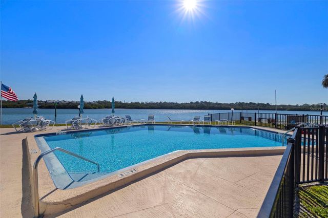 1 WINDRUSH BOULEVARD 19, Indian Rocks Beach, FL 33785