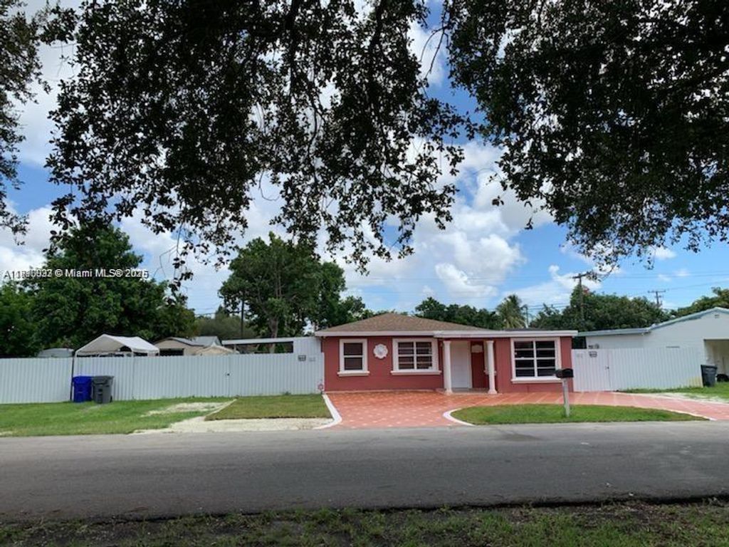 6309 Wiley St, Hollywood, FL 33023