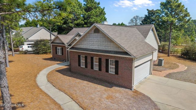 8 Hialeah Place, Pinehurst, NC 28374