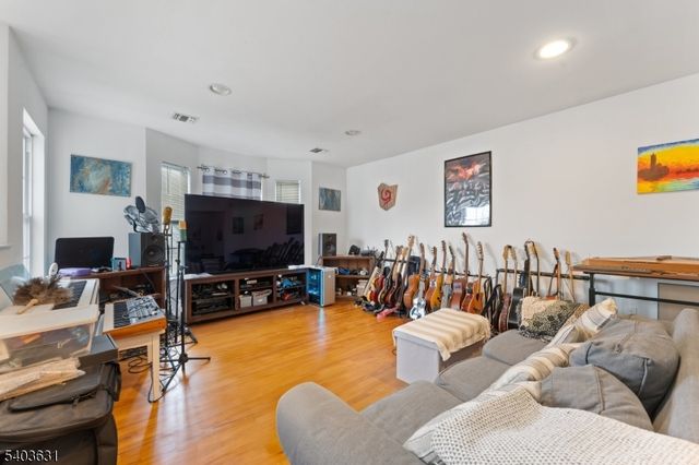 168 Forest Dr, Piscataway Twp., NJ 08854