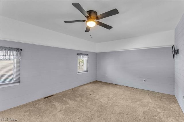 2140 Gardenland Avenue, Niles, OH 44446