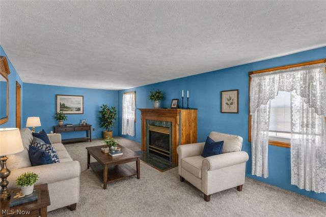 2140 Gardenland Avenue, Niles, OH 44446