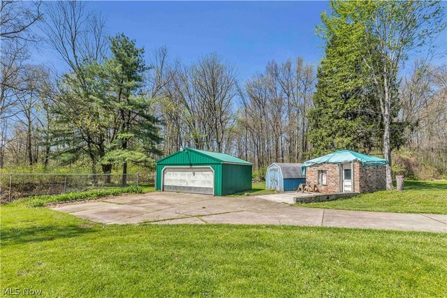 2140 Gardenland Avenue, Niles, OH 44446