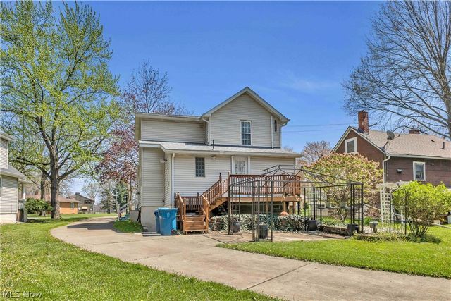 2140 Gardenland Avenue, Niles, OH 44446