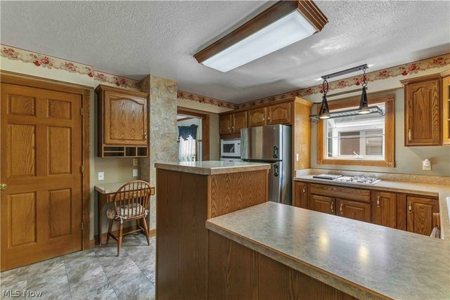 2140 Gardenland Avenue, Niles, OH 44446