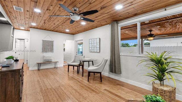 341 E 58th St, Hialeah, FL 33013