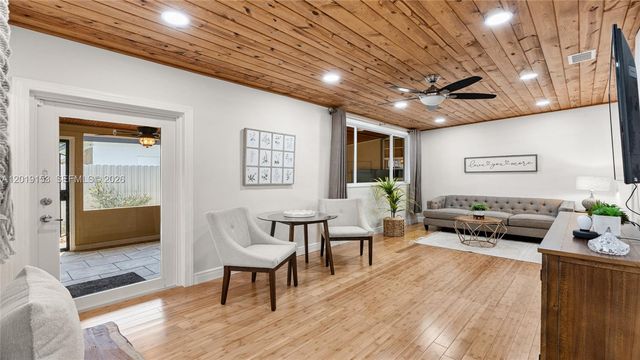 341 E 58th St, Hialeah, FL 33013