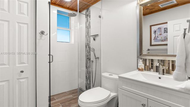 341 E 58th St, Hialeah, FL 33013