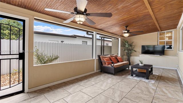 341 E 58th St, Hialeah, FL 33013