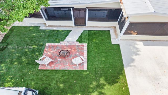 341 E 58th St, Hialeah, FL 33013