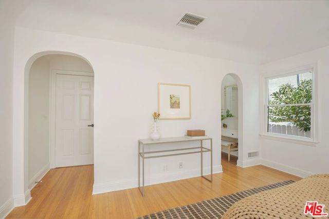 4712 Burnet Avenue, Los Angeles, CA 91403