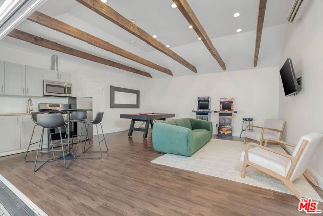 4712 Burnet Avenue, Los Angeles, CA 91403