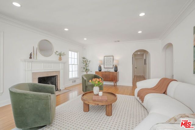 4712 Burnet Avenue, Los Angeles, CA 91403