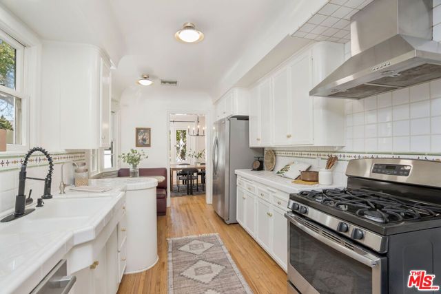 4712 Burnet Avenue, Los Angeles, CA 91403