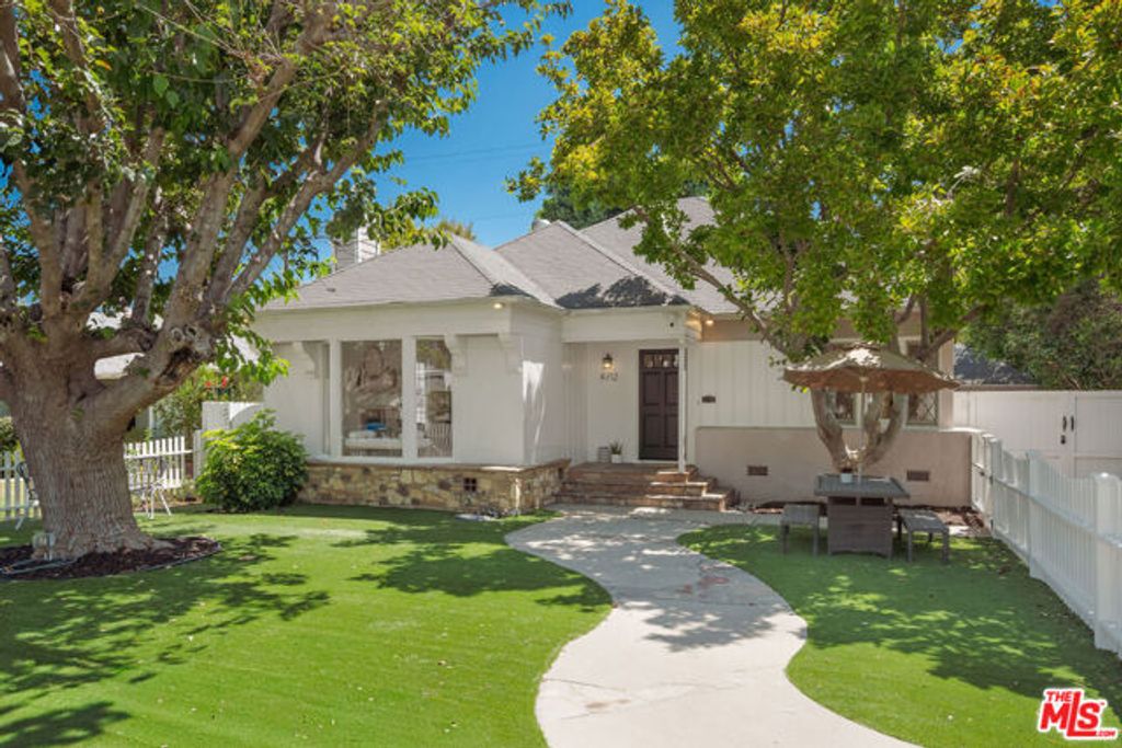 4712 Burnet Avenue, Los Angeles, CA 91403