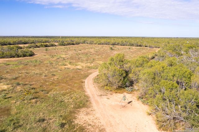 7 FM 1581, Pearsall, TX 78061