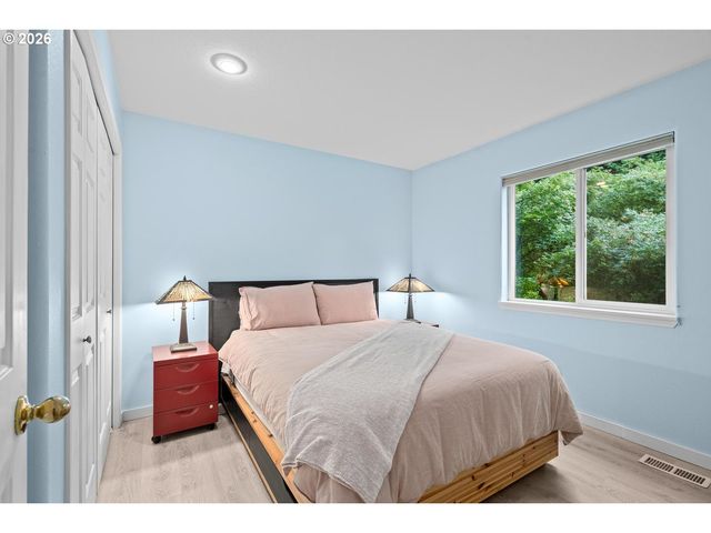 3161 Ne 1ST Pl, Hillsboro, OR 97124