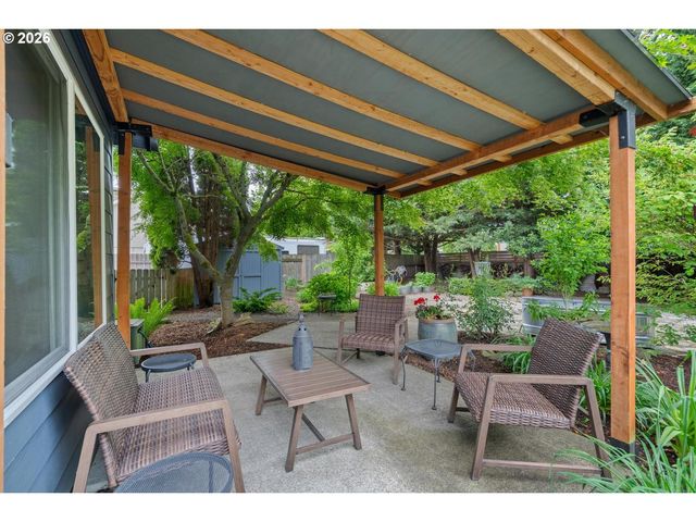 3161 Ne 1ST Pl, Hillsboro, OR 97124