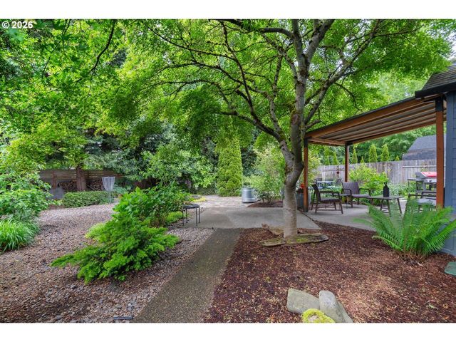 3161 Ne 1ST Pl, Hillsboro, OR 97124