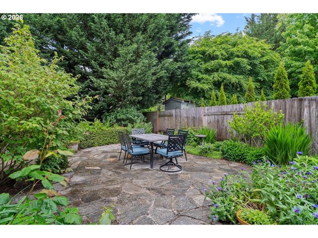 3161 Ne 1ST Pl, Hillsboro, OR 97124