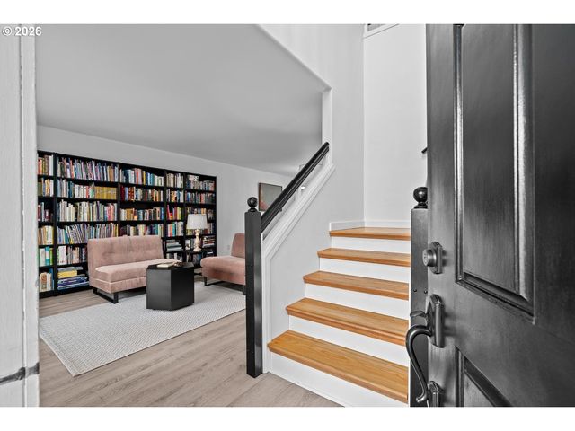 3161 Ne 1ST Pl, Hillsboro, OR 97124
