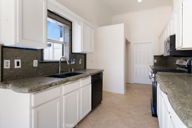 7527 Bonita Drive, Highland, CA 92346