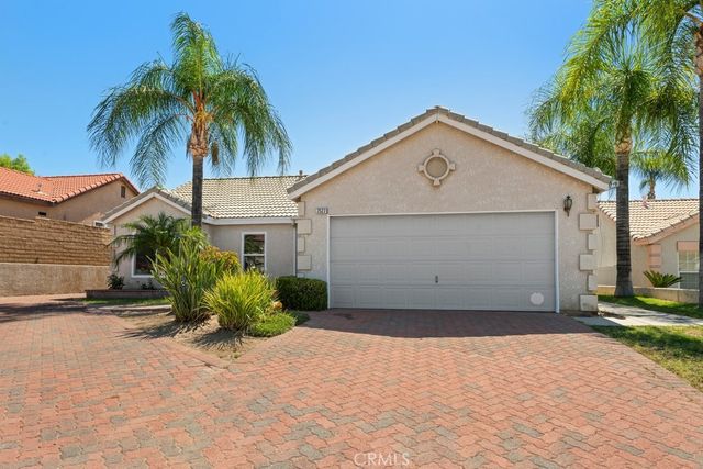 7527 Bonita Drive, Highland, CA 92346
