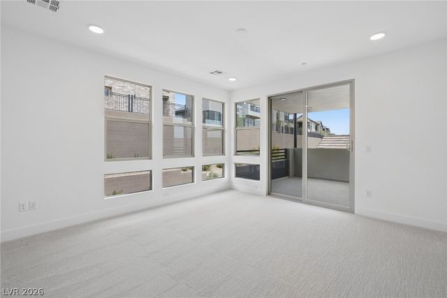 961 Golden Summit Avenue, Las Vegas, NV 89138
