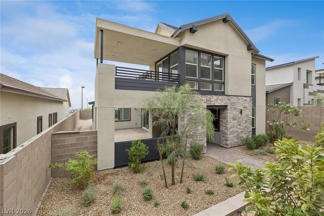 961 Golden Summit Avenue, Las Vegas, NV 89138