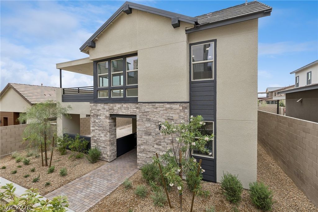 961 Golden Summit Avenue, Las Vegas, NV 89138
